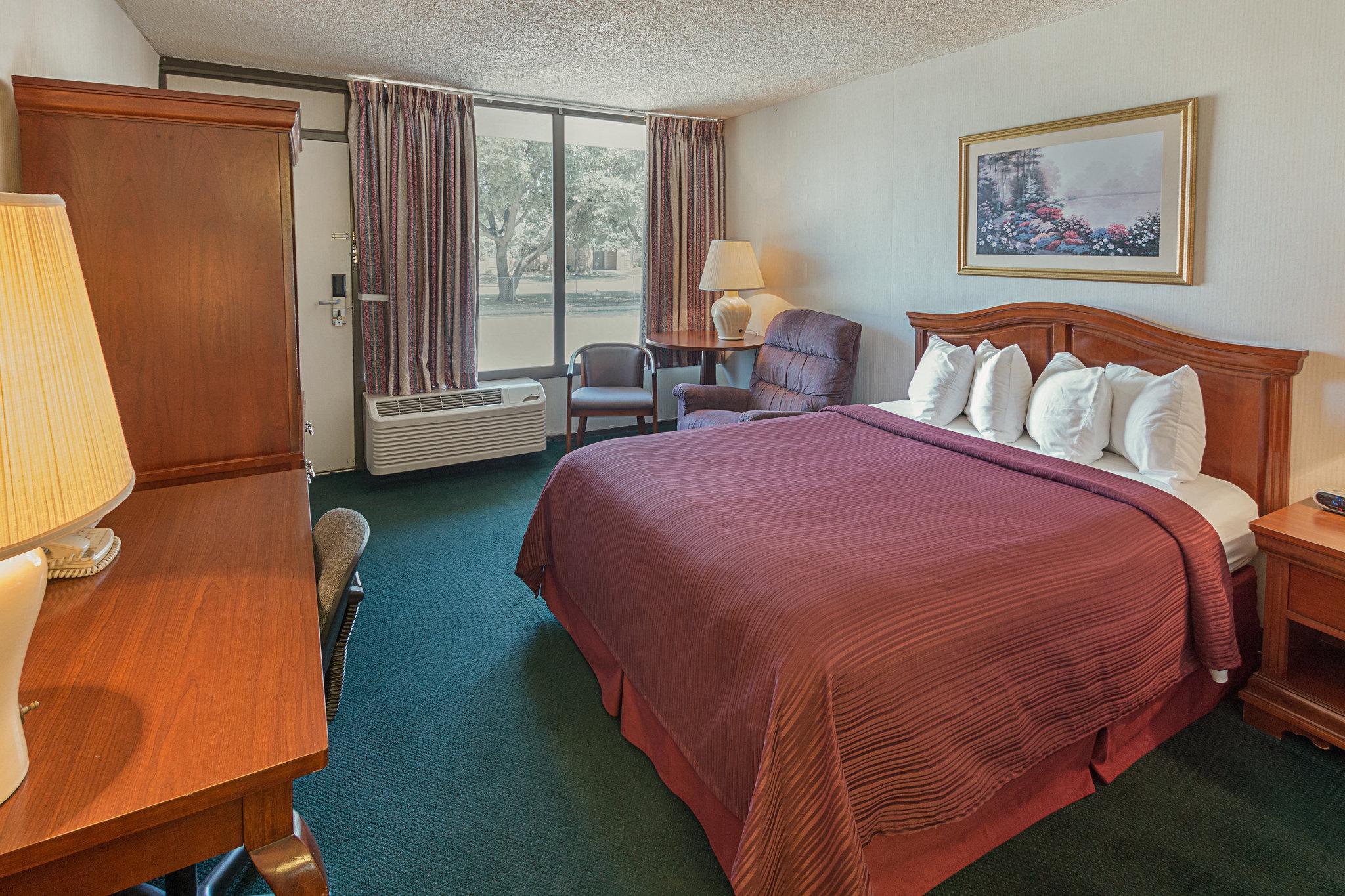 Quality Inn Ennis Kültér fotó