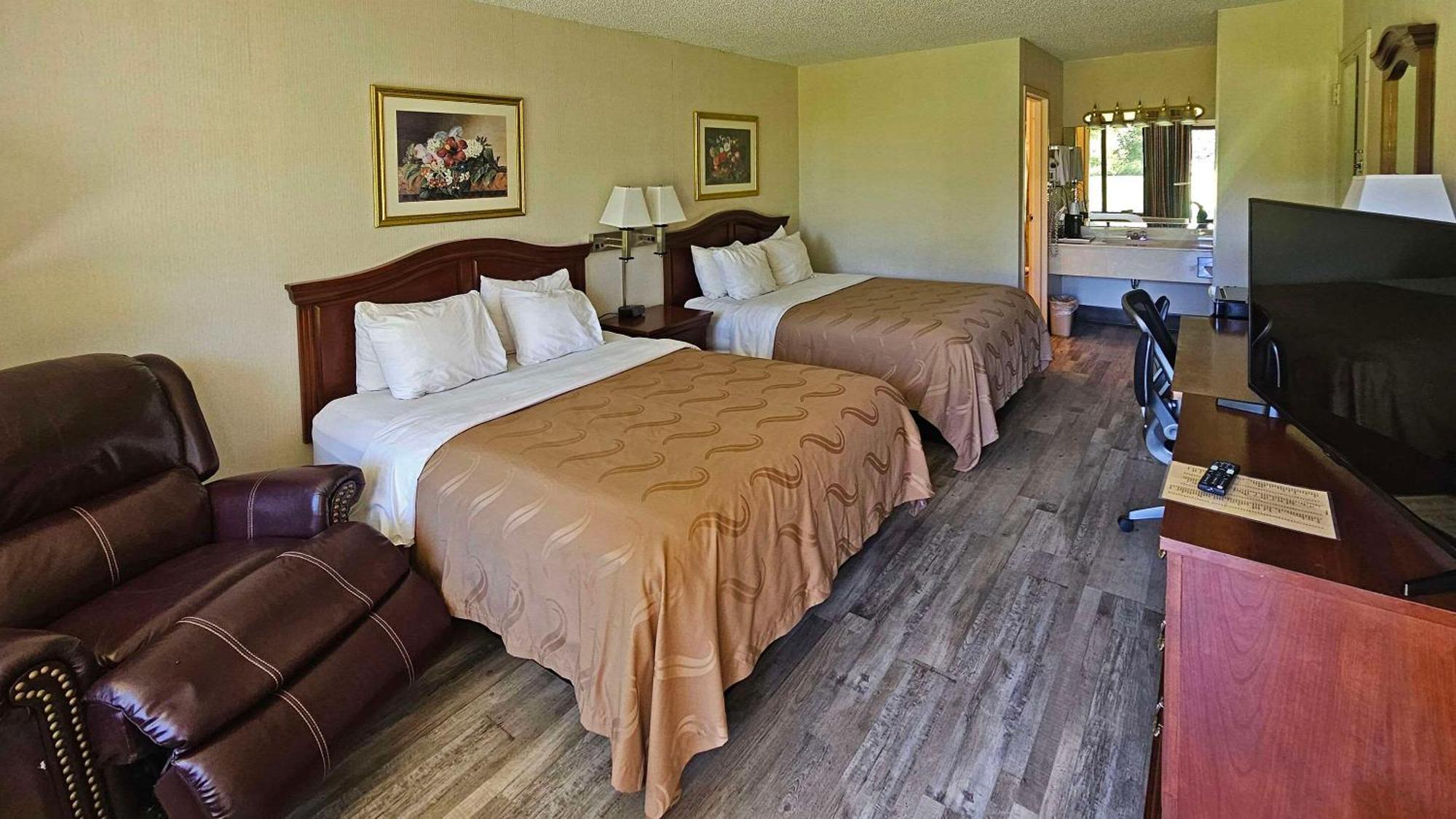 Quality Inn Ennis Kültér fotó