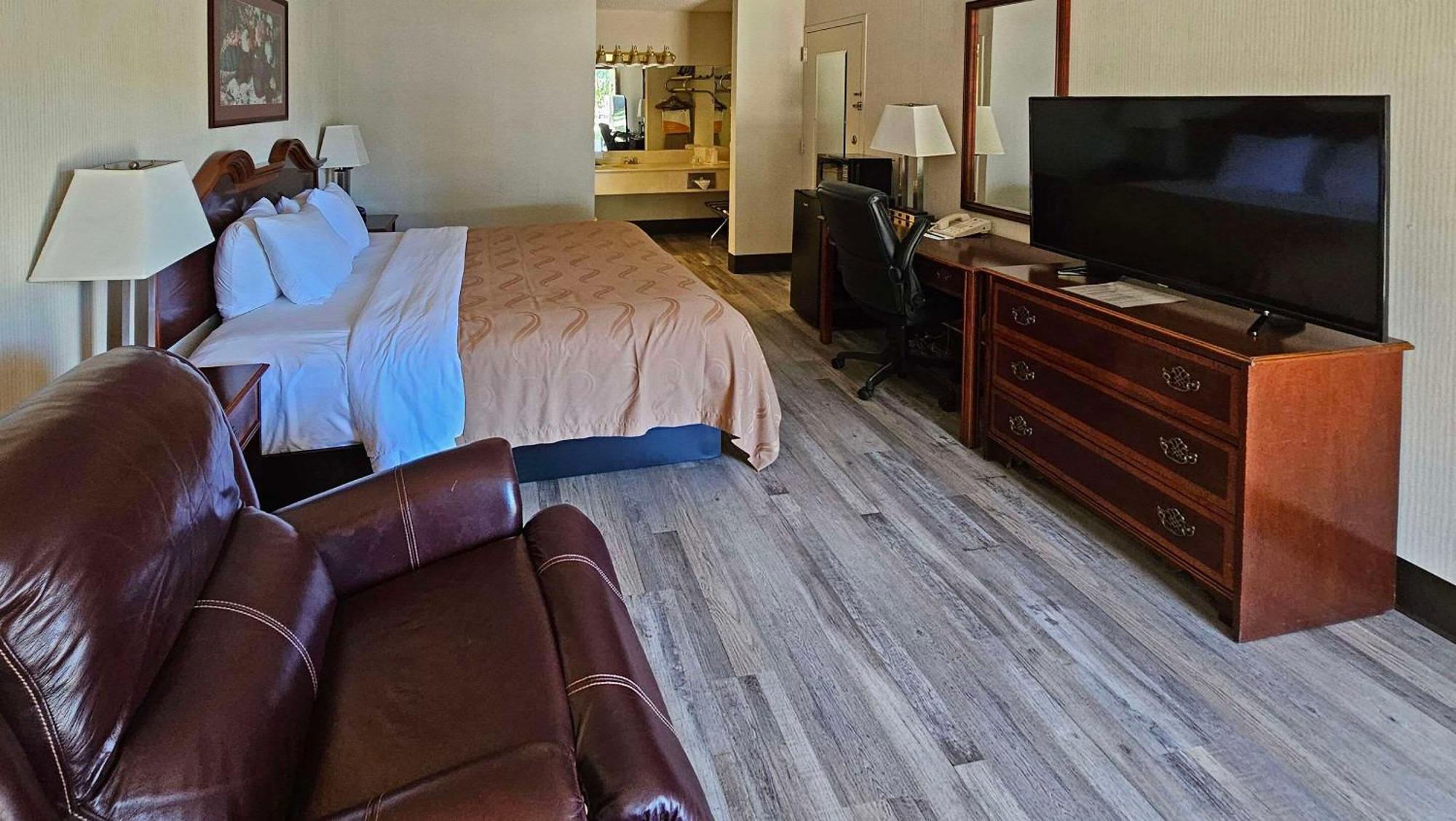 Quality Inn Ennis Kültér fotó