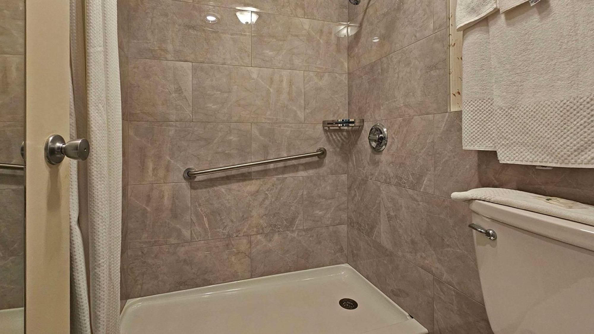 Quality Inn Ennis Kültér fotó