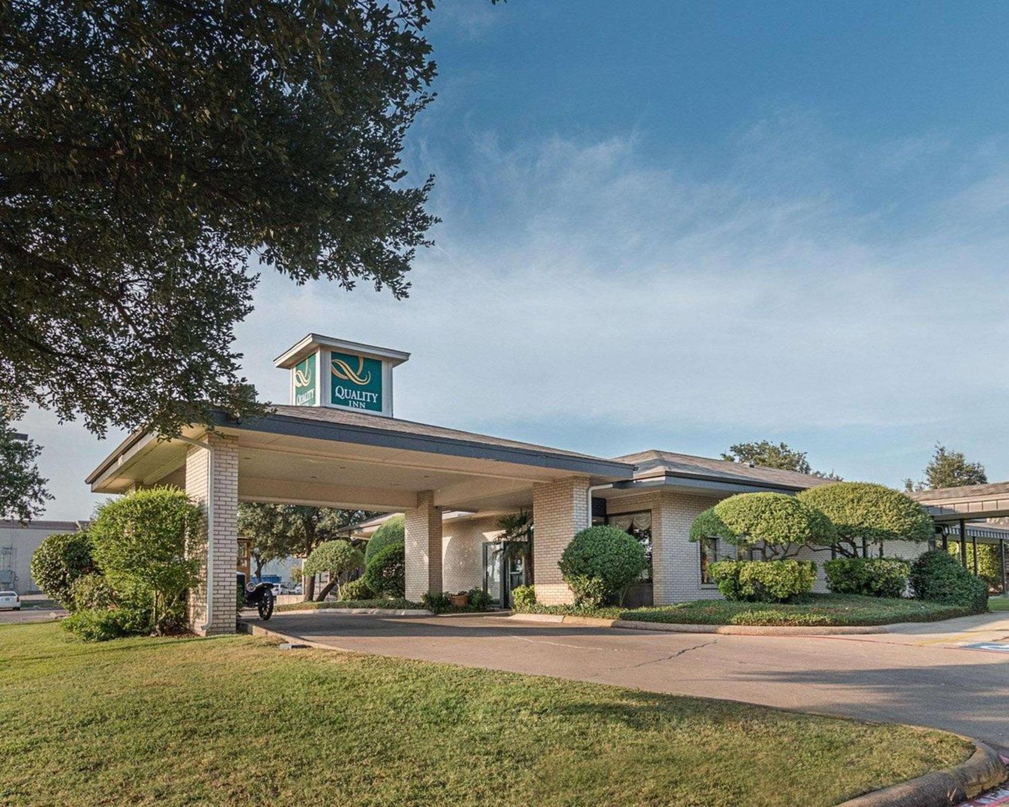 Quality Inn Ennis Kültér fotó